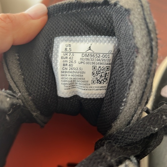 NIKE AIR JORDAN - Picture 3 of 5